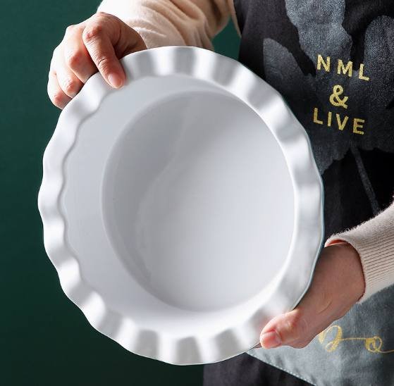Kitchen Plus 7 inch White Round Porcelain Scallop Pie Plate Baking Tray KP848
