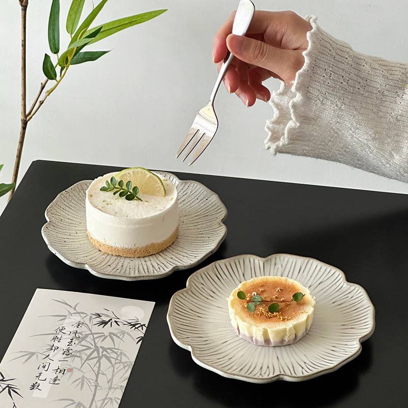 Kitchen Plus Creative Handmade Flower Petal Dessert Plate Pottery Bread Plate Irregular Shape Cake Fruit Plate KP1117 - Image 2